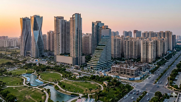 Why Noida Is Becoming a Top Destination for Real Estate Investment
